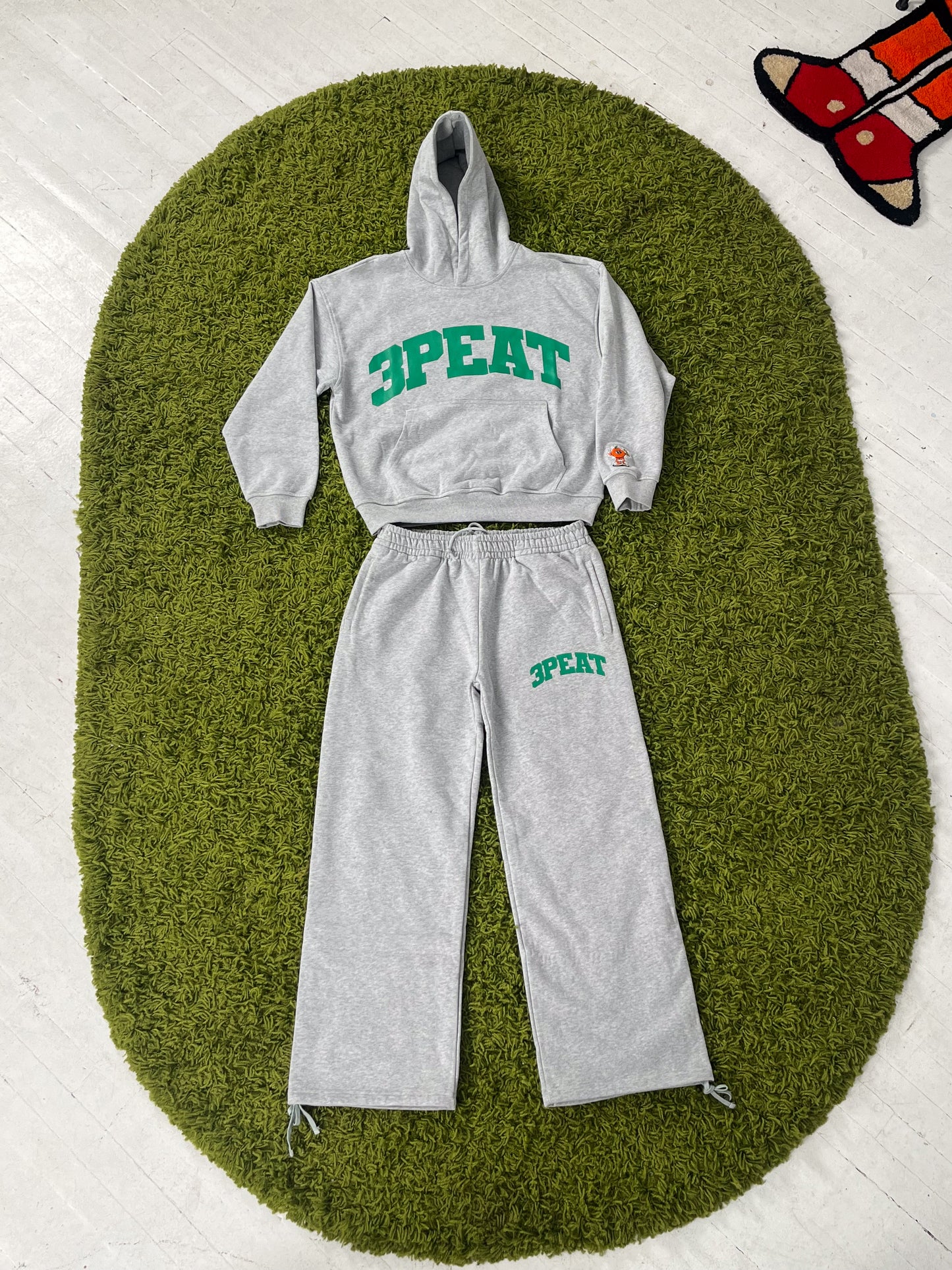 GREY VARSITY SWEATPANTS
